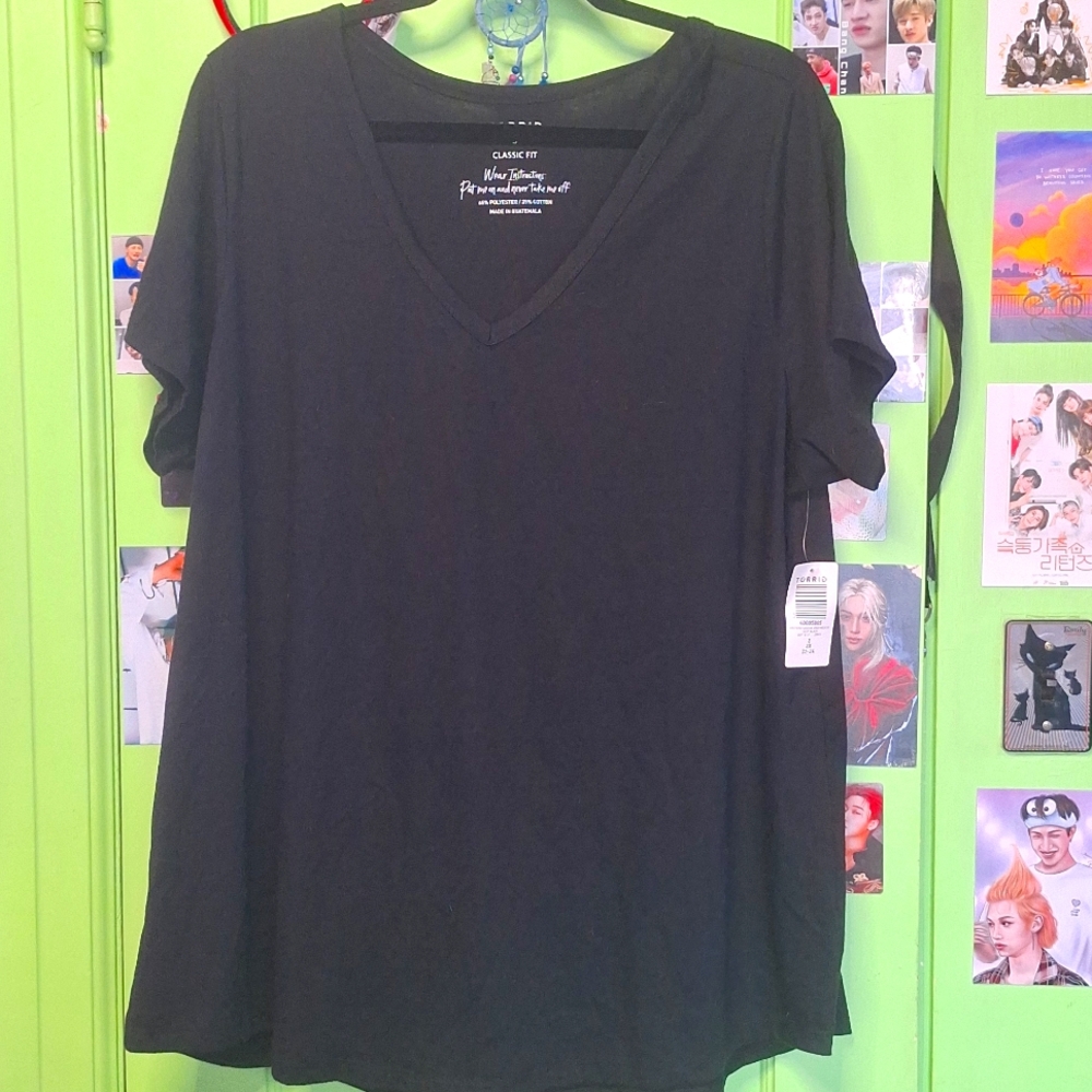 torrid girlfriend signature jersey vneck tee size 3